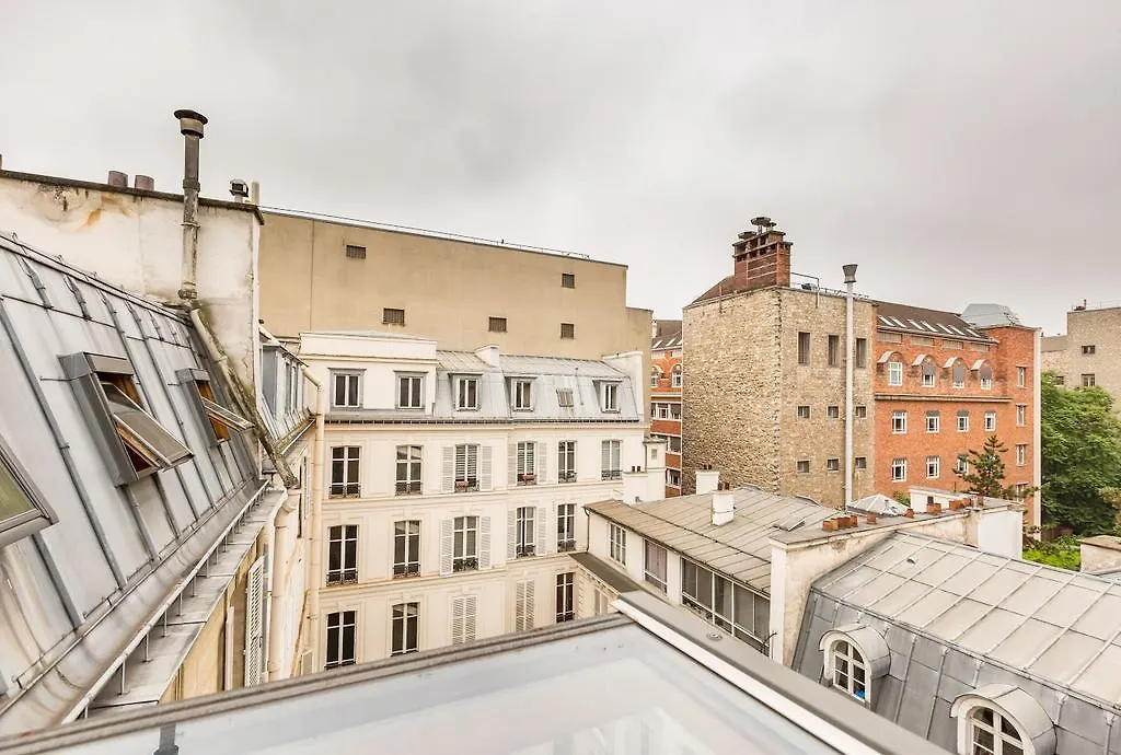 Studio Champs Elysees Apartment Paris